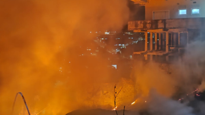 Queimada durou aproximadamente 1h40 e chegou próxima às residências da Rua Ocidente.