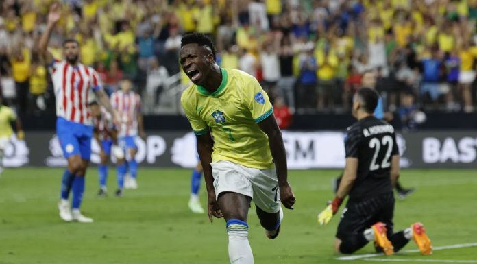 Vini Jr. comemora gol pela seleção brasileira na Copa América. Foto: Kevork Djansezian.