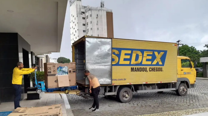 Títulos enviados pelos Correios ao Rio Grande do Sul pertenciam ao acervo de outras bibliotecas da empresa pública. Foto: Divulgação/Correios.