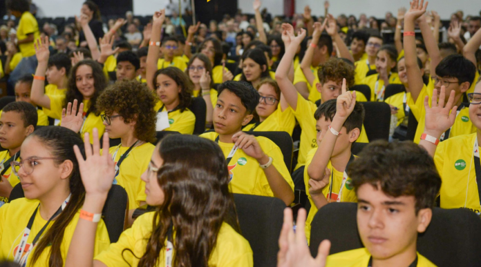 Estudantes do Ensino Médio que se destacaram nas Olimpíadas de Matemática do Estado de São Paulo também foram premiados