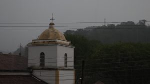 Chuva também atingiu Santa Isabel na última sexta-feira (18). Foto: Gustavo Vaquiani.